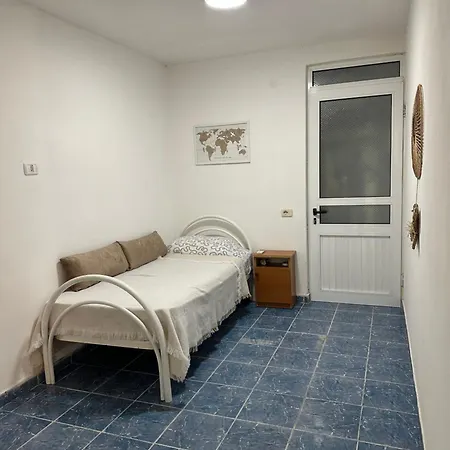 Vivi Lägenhet Golem (Tirana)